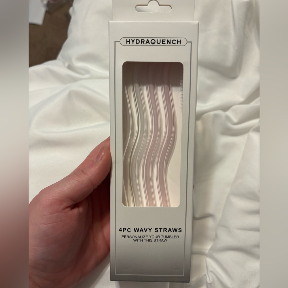 Squiggly glass straws